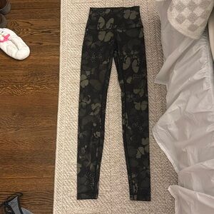 Lululemon high rise leggings 4 butterfly camo